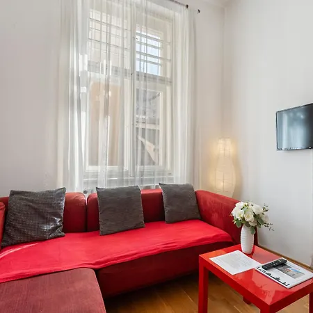 Old Town Home-1 By Interhome Daire Prag